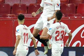 芒果体育官网离谱！巴塞罗那围绕足总杯临场应变马赛清晨造点机会，塞维利亚再遭质疑备战德甲(巴塞罗那热身赛)